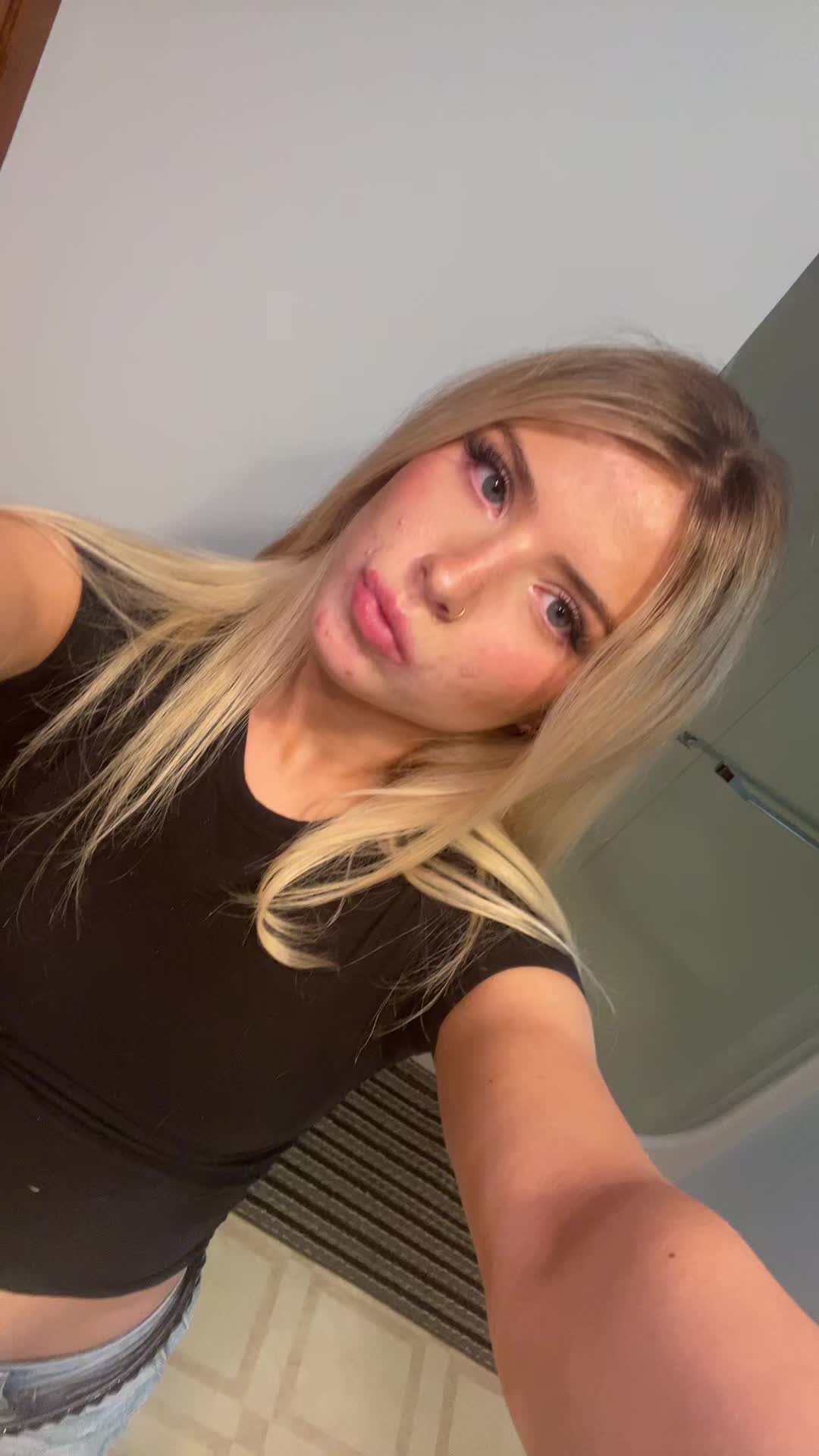 @p00pg1rl2