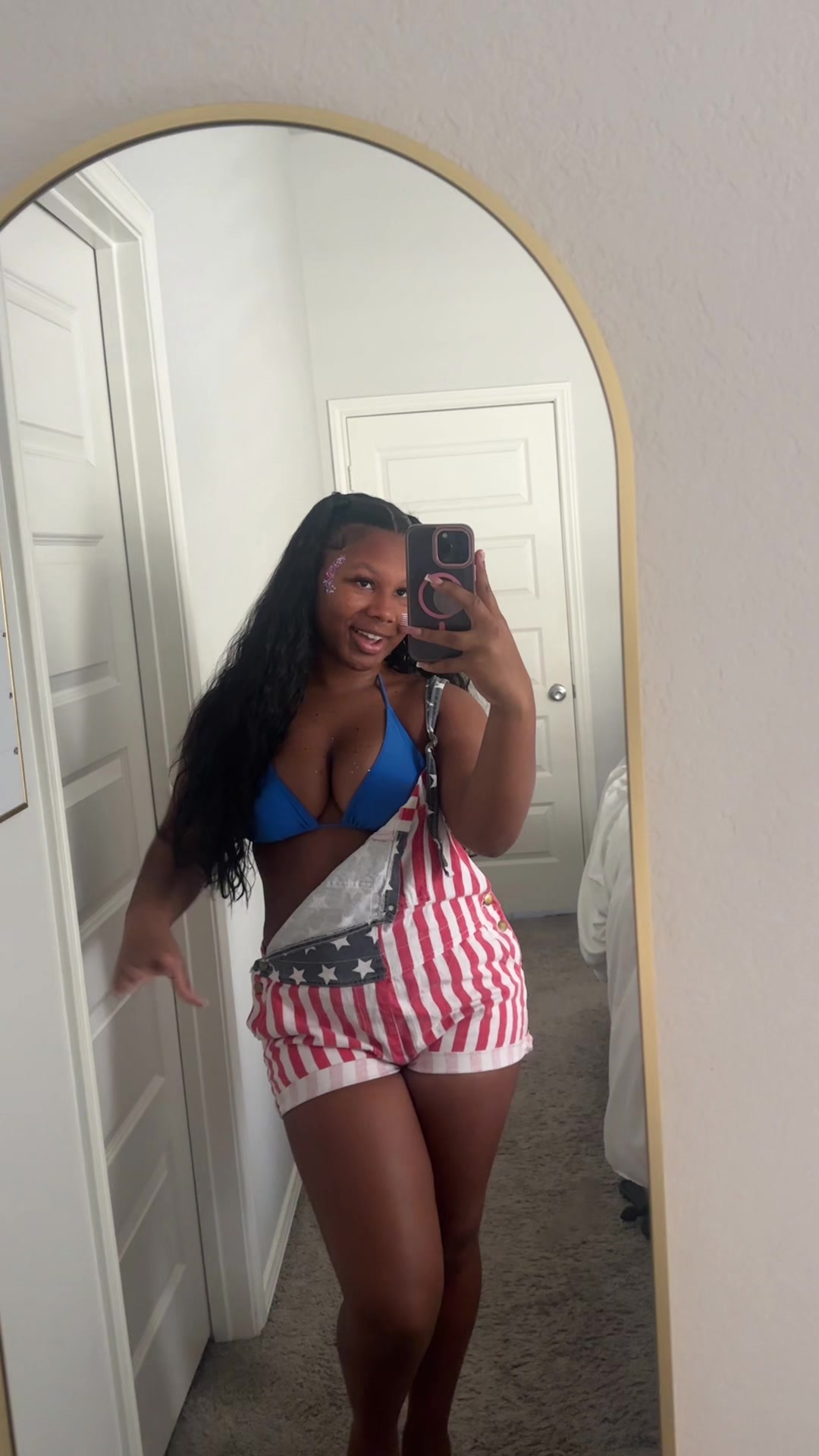 @arielleenicole