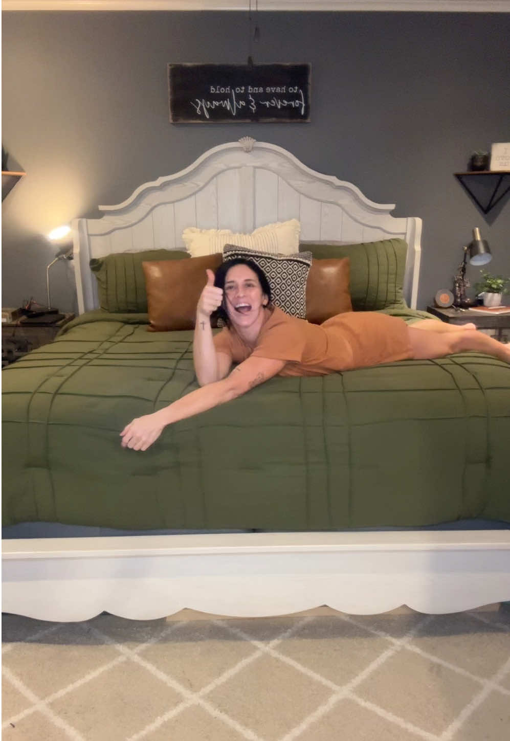 @H A L E Y | Bio Mom