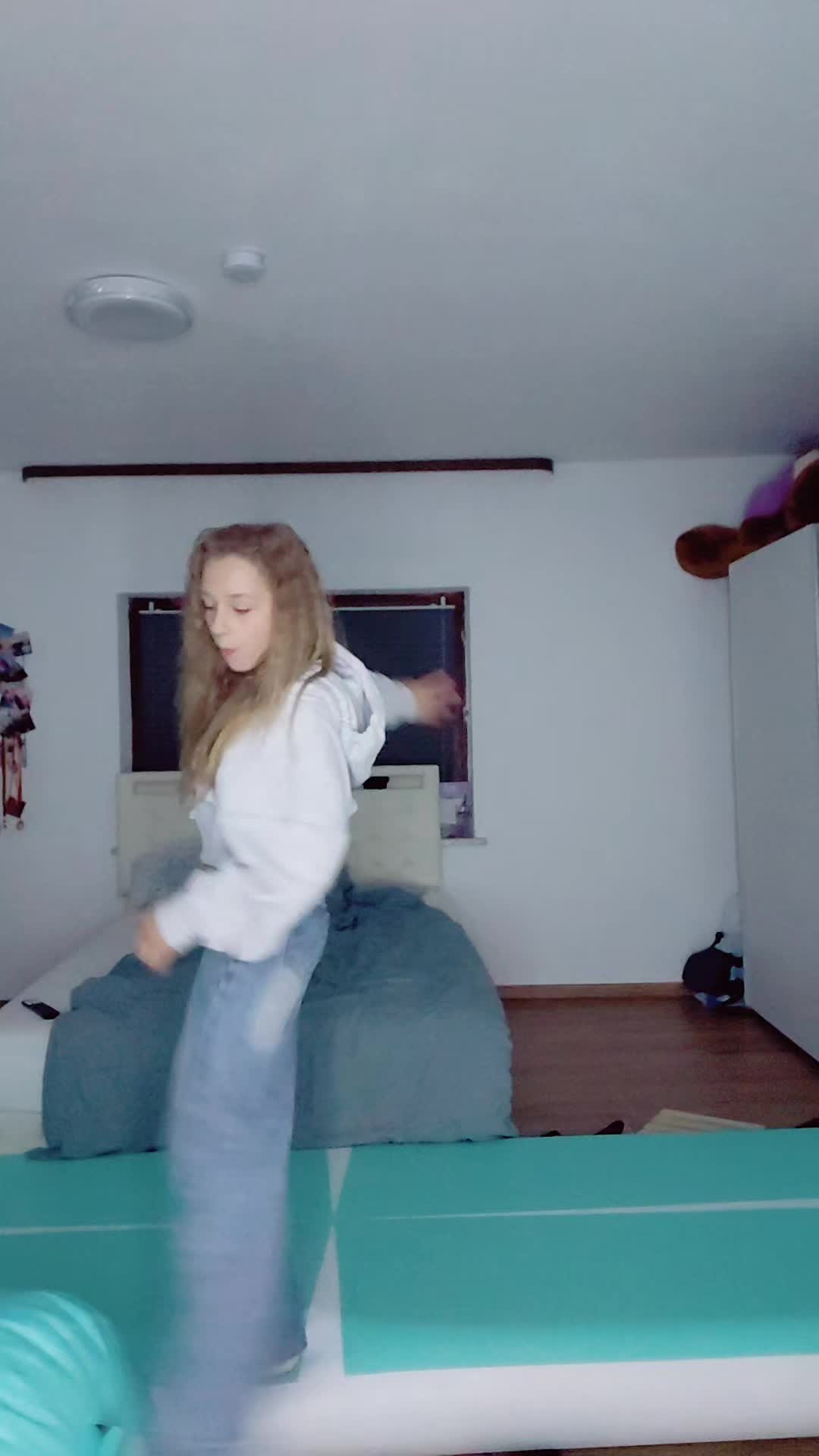 @zoeyzo