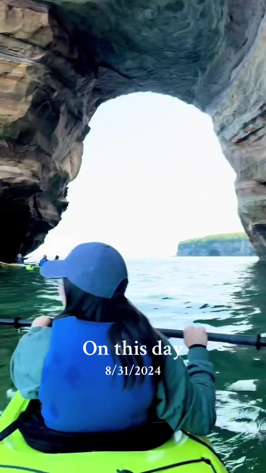 @Pictured Rocks Kayaking