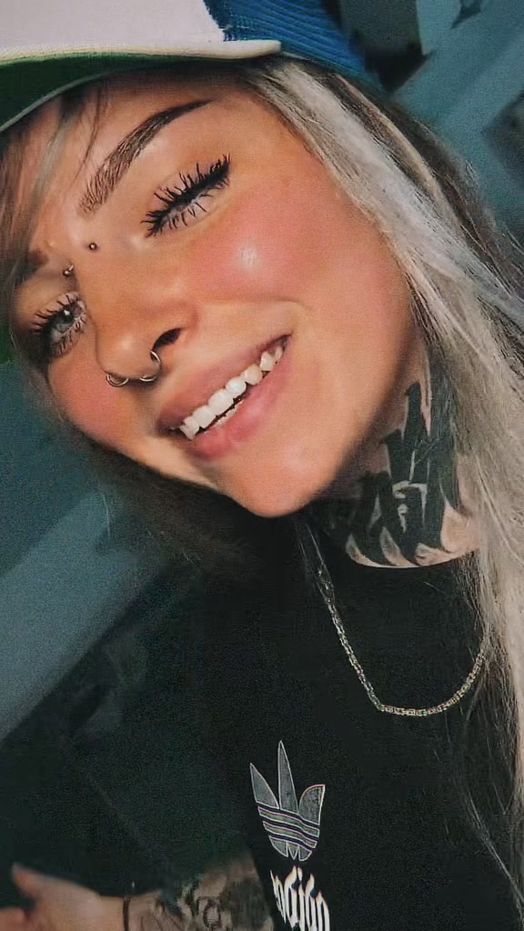 @𝕮𝖍𝖆𝖓𝖙𝖎