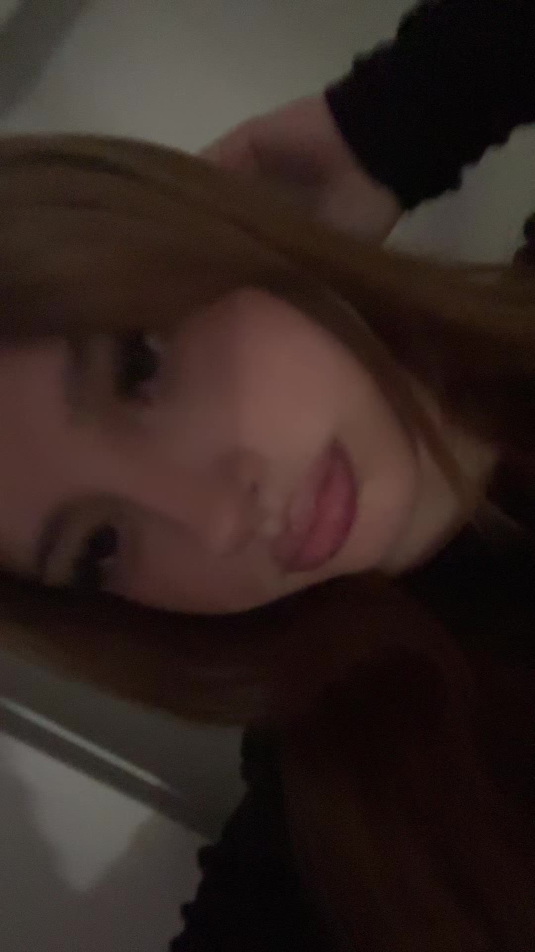 @Leona