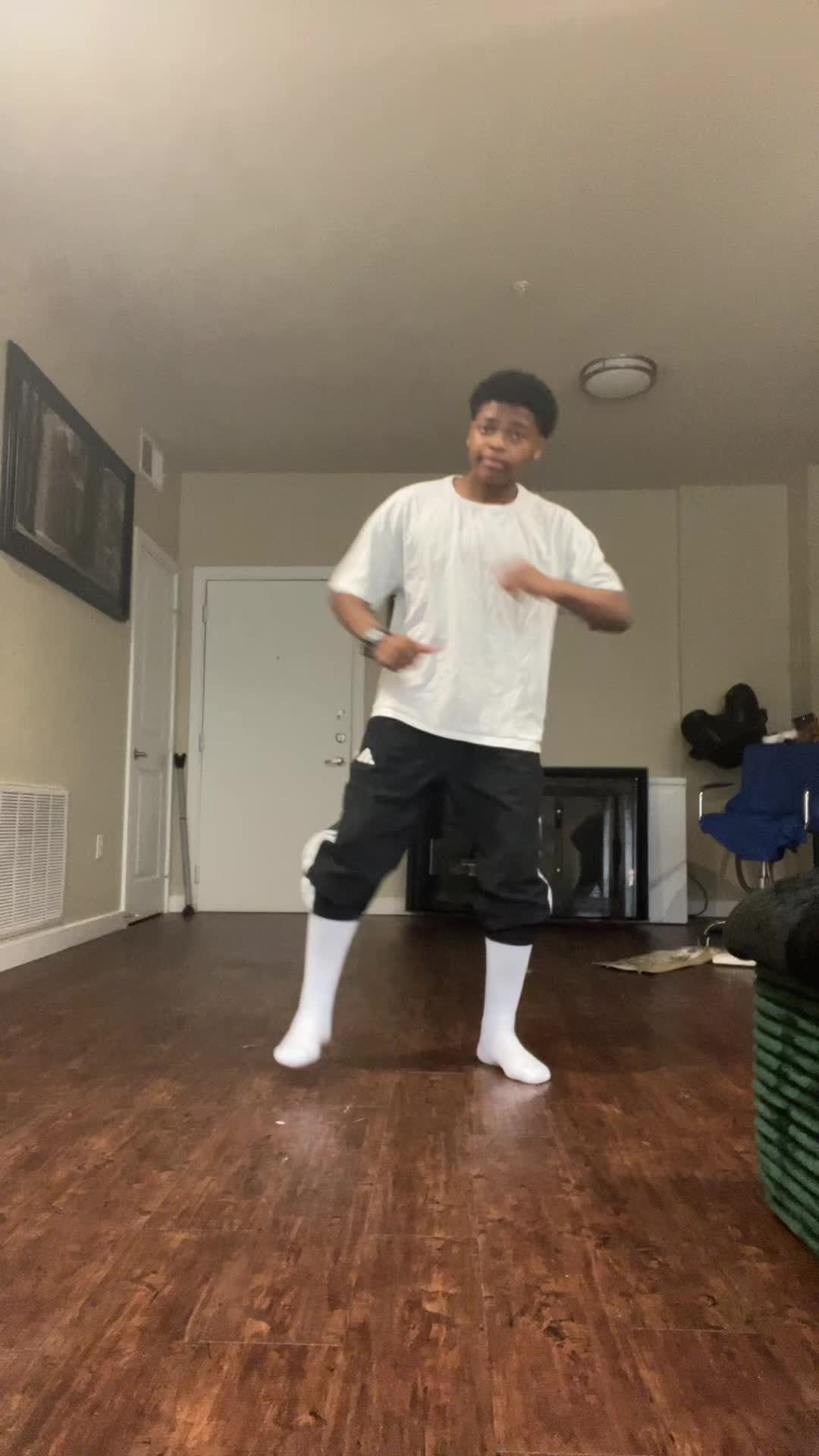 @La_derrick 🪄