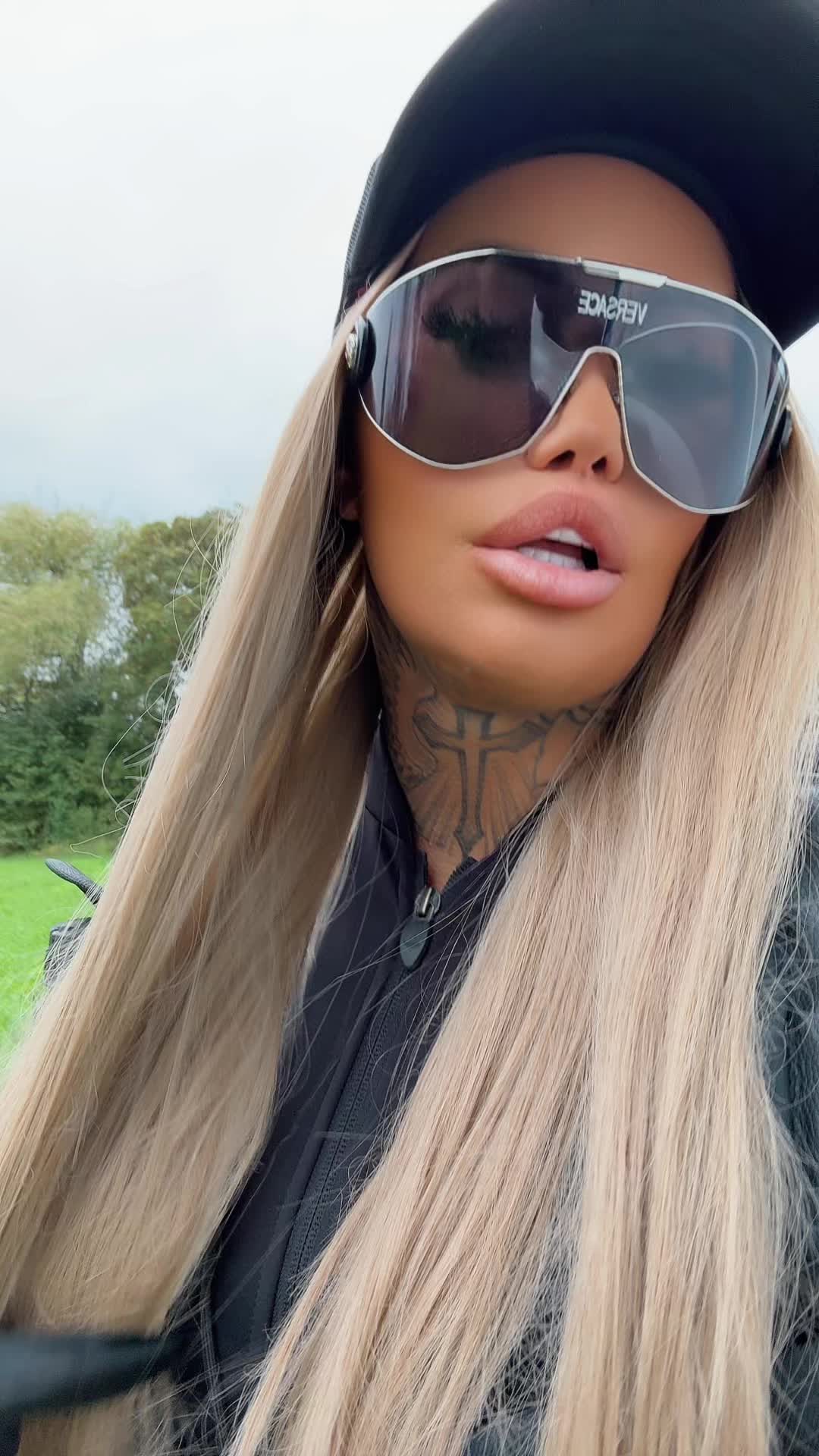 @Lala_laluna_official