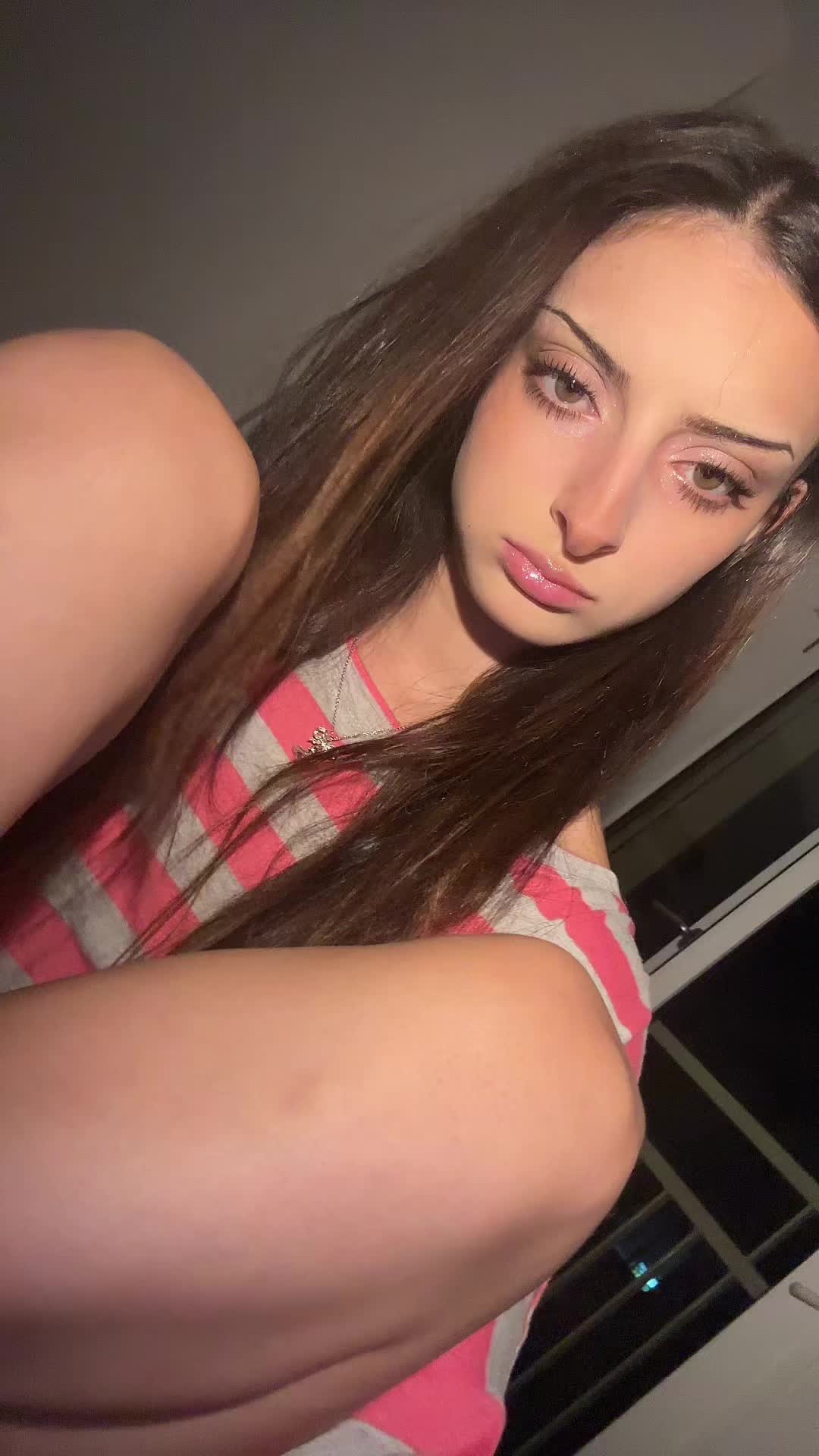 @🧫🛼🏩