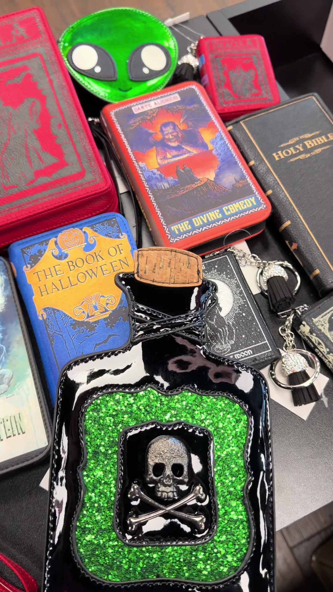 @Horror Monger Collectibles