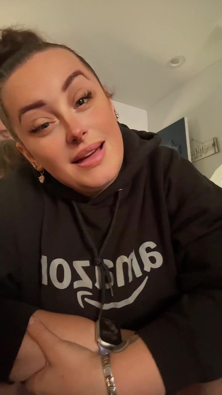 @JustASmallTownGirl🩷💜