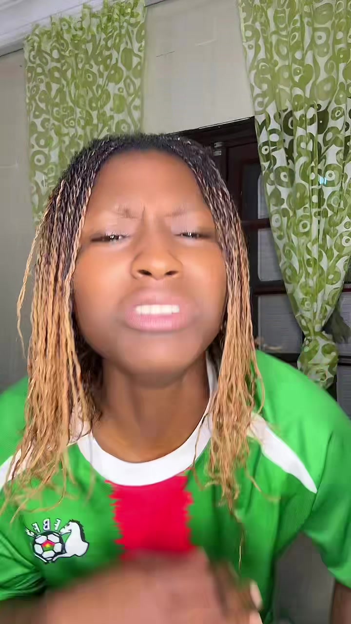 @Lodie_🛼🇧🇫
