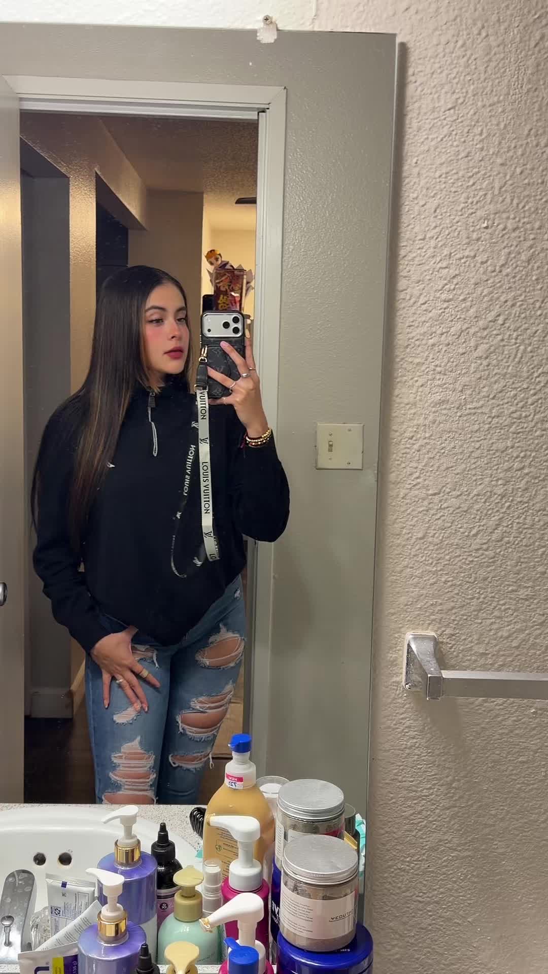 @💕Ąɓƴ🎀
