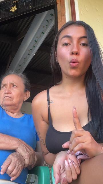 @oficial_valenrojas