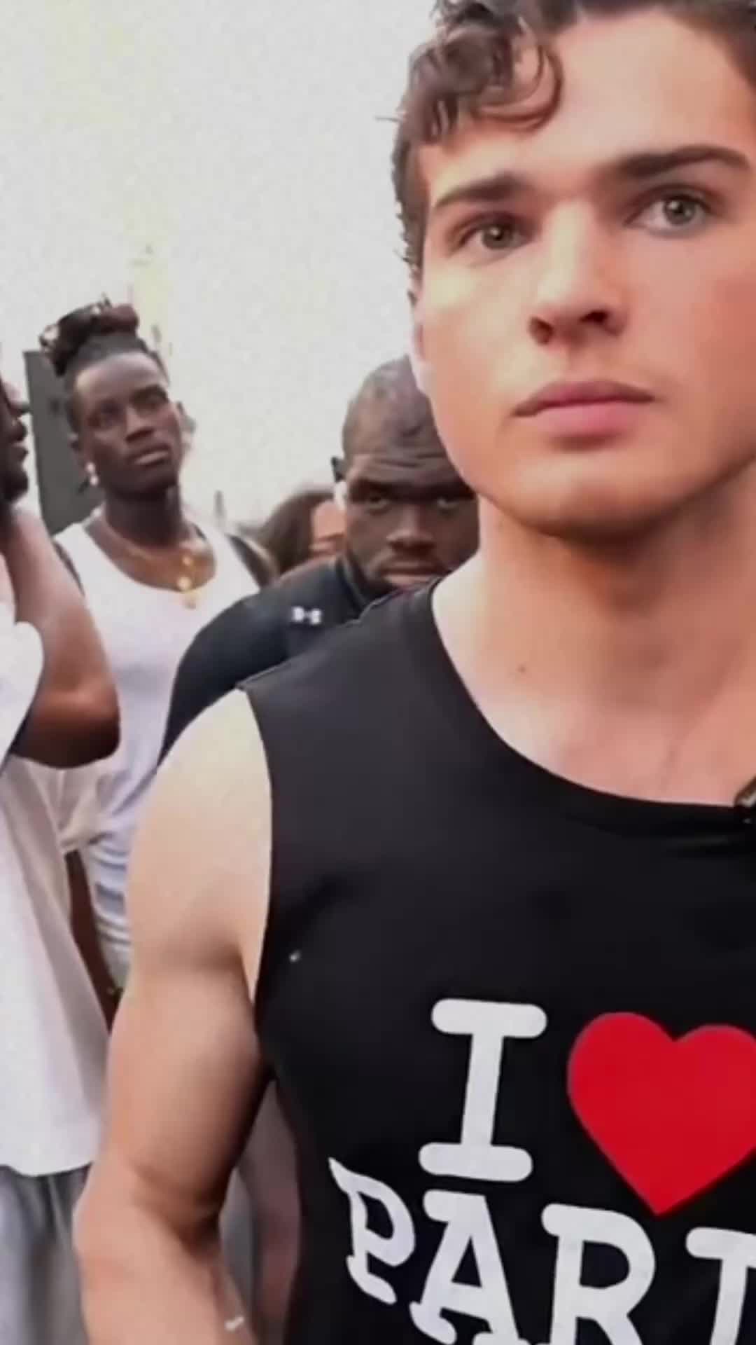 @Twistyi