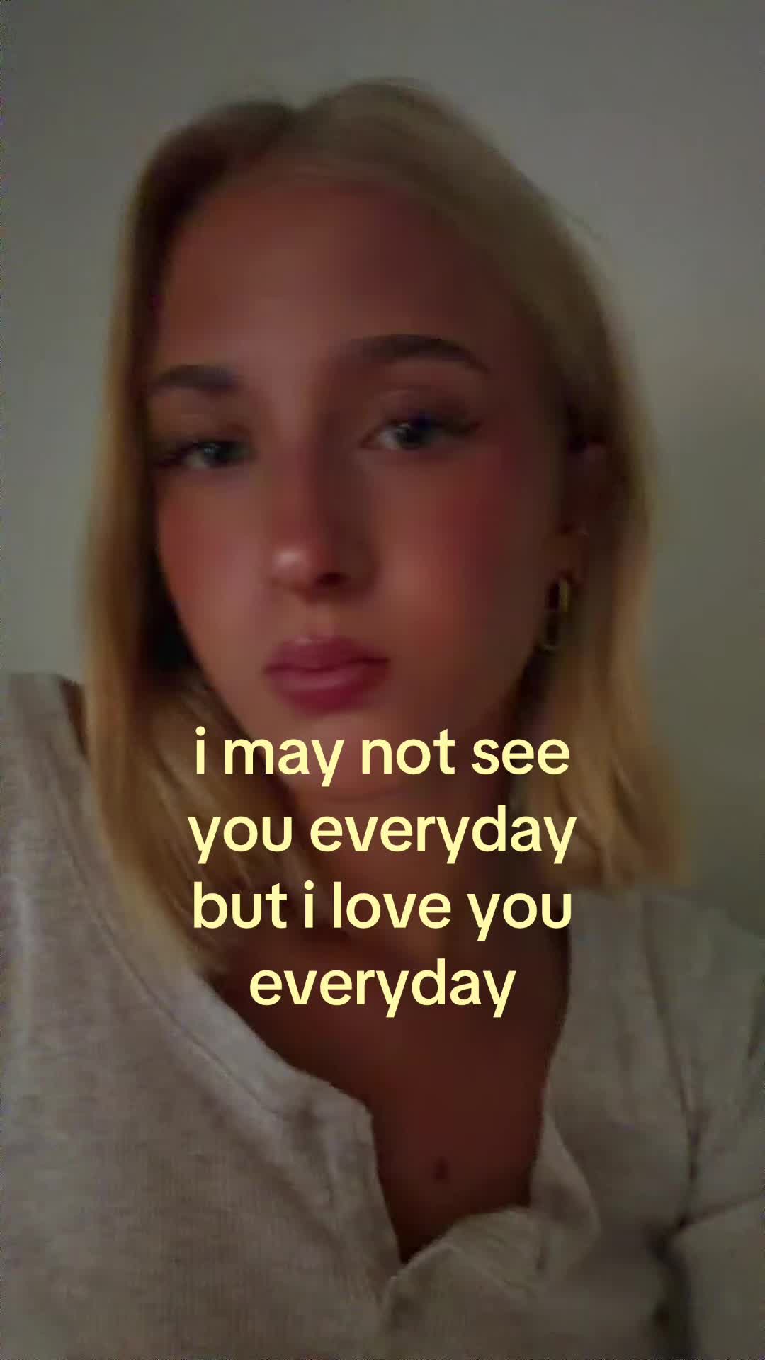 @theelliebarker