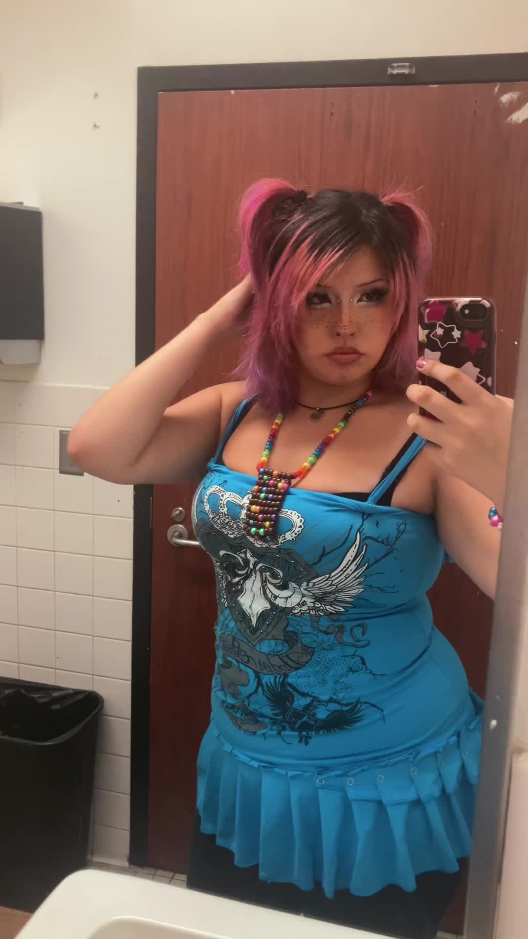 @sellystinka
