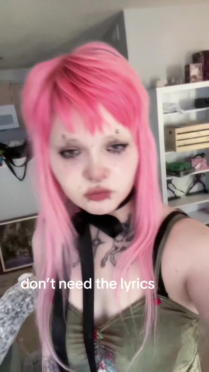 @kneesock