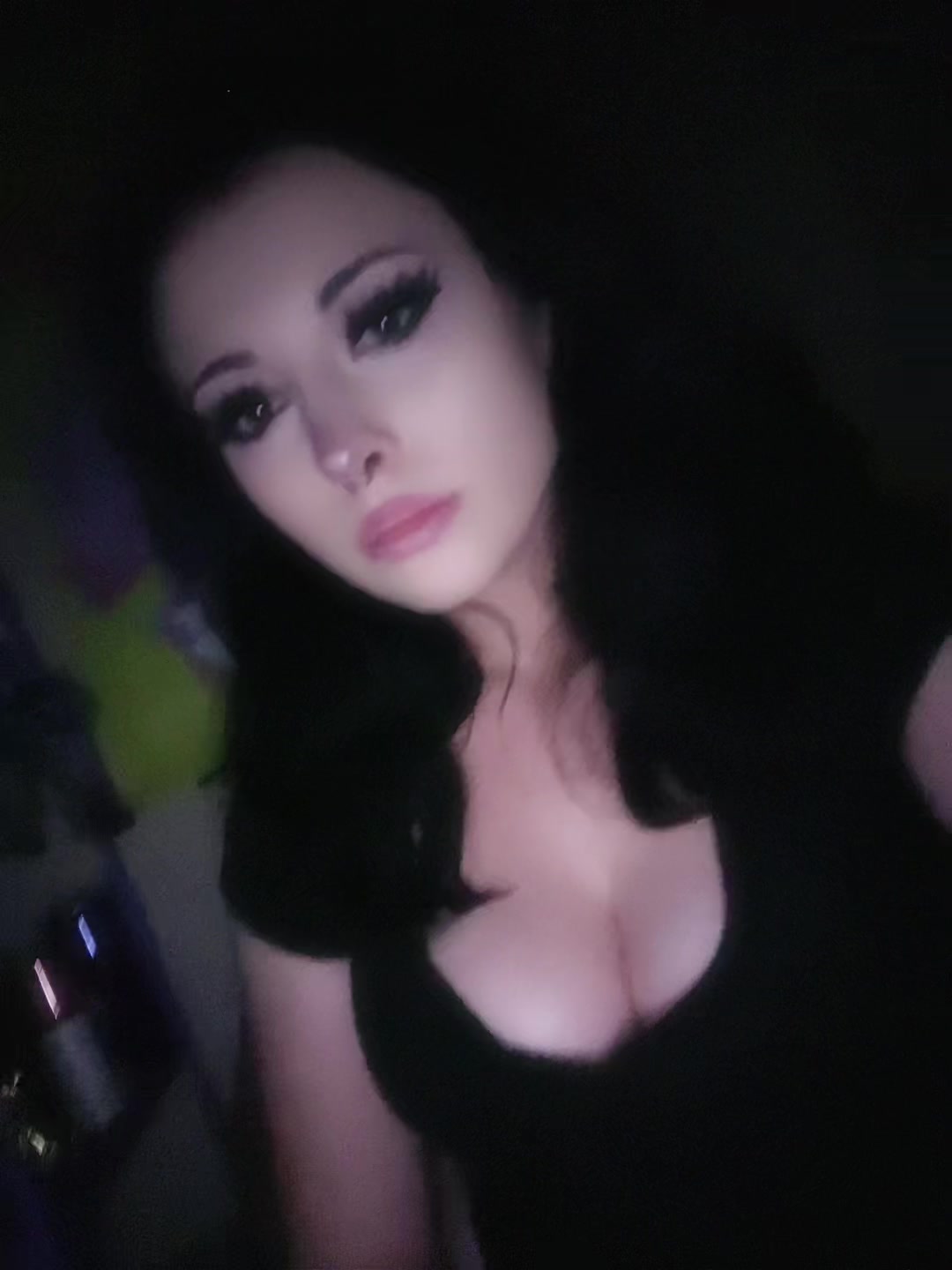 @v4mp_d0llrot4u