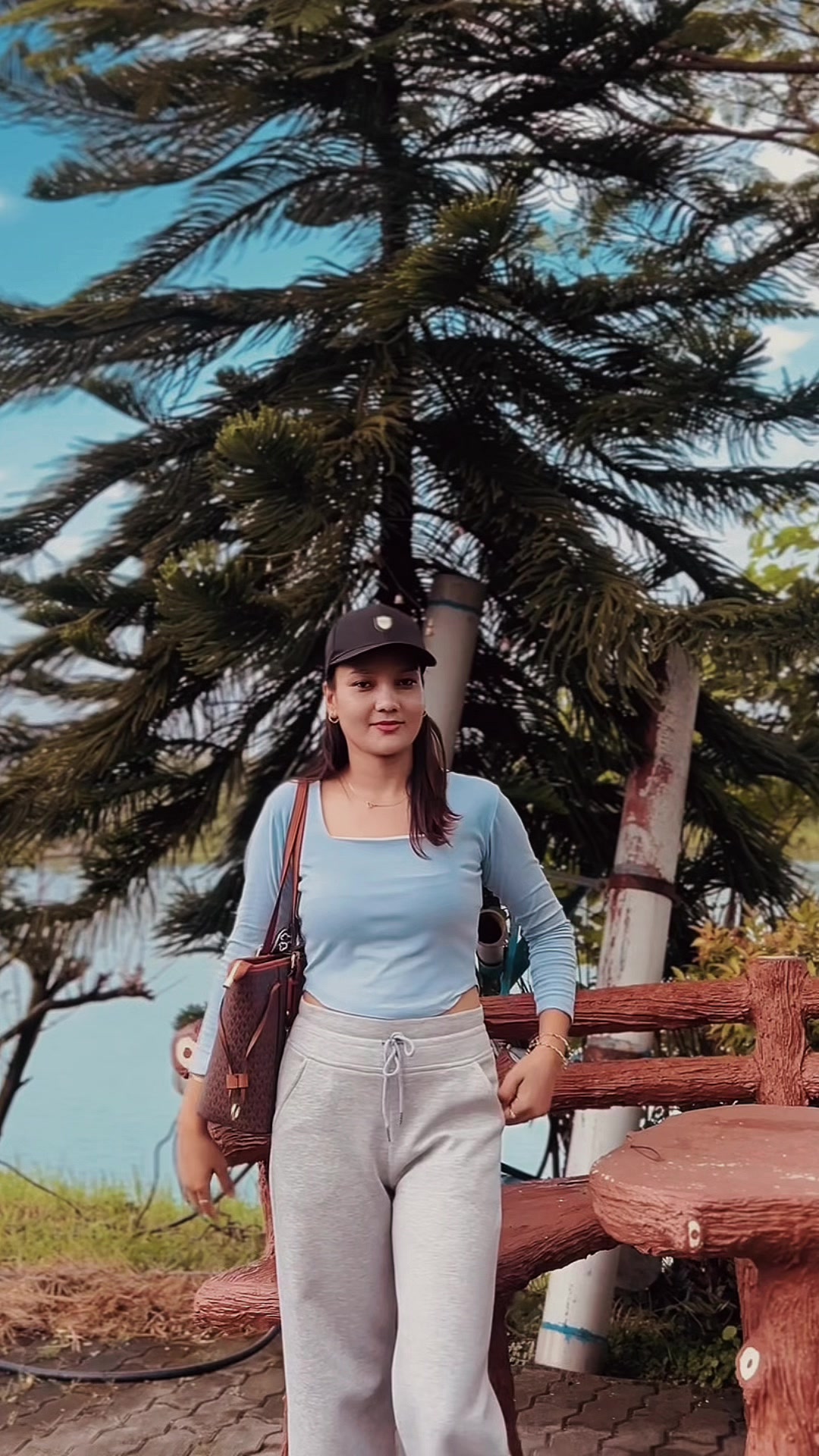 @Usha khadka🦋