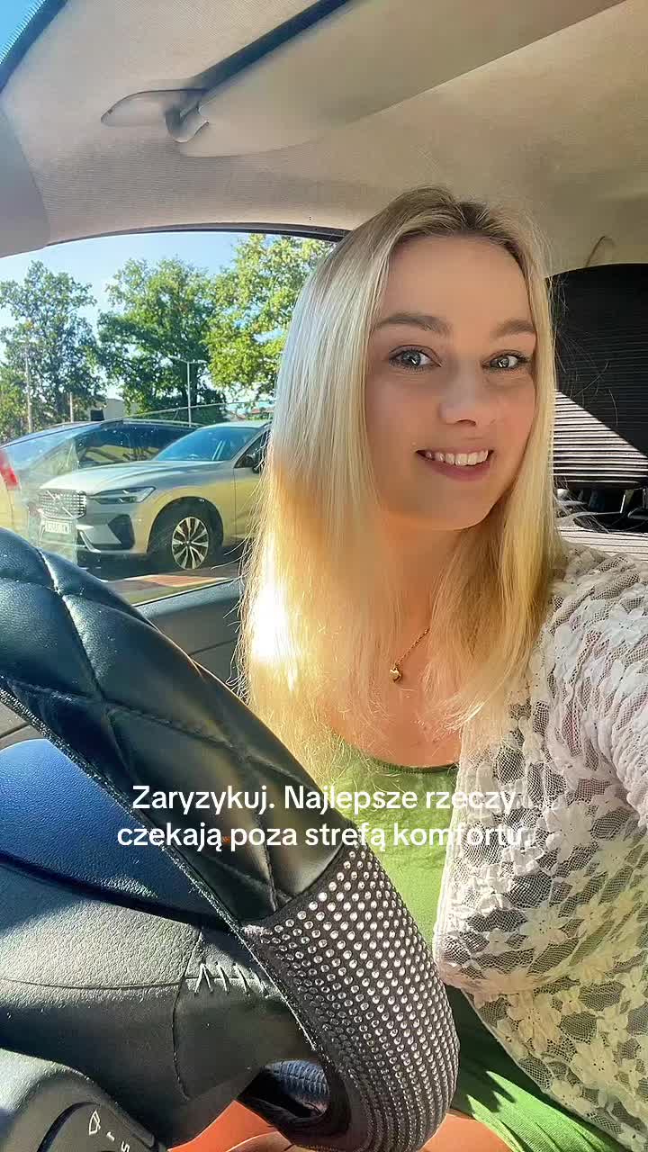 @🦋 Julia 🦋