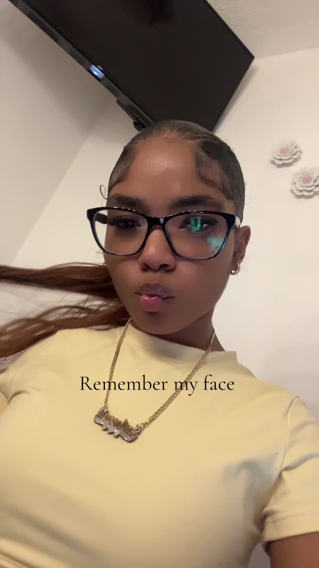 @Ms.2prettyy 💋.