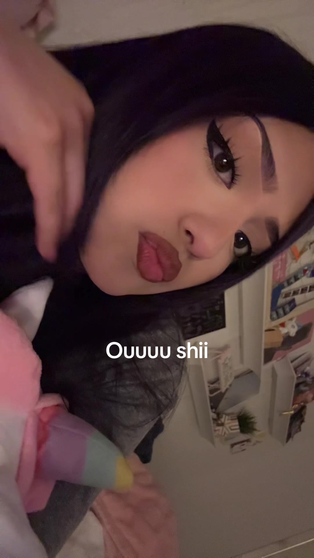 @:3