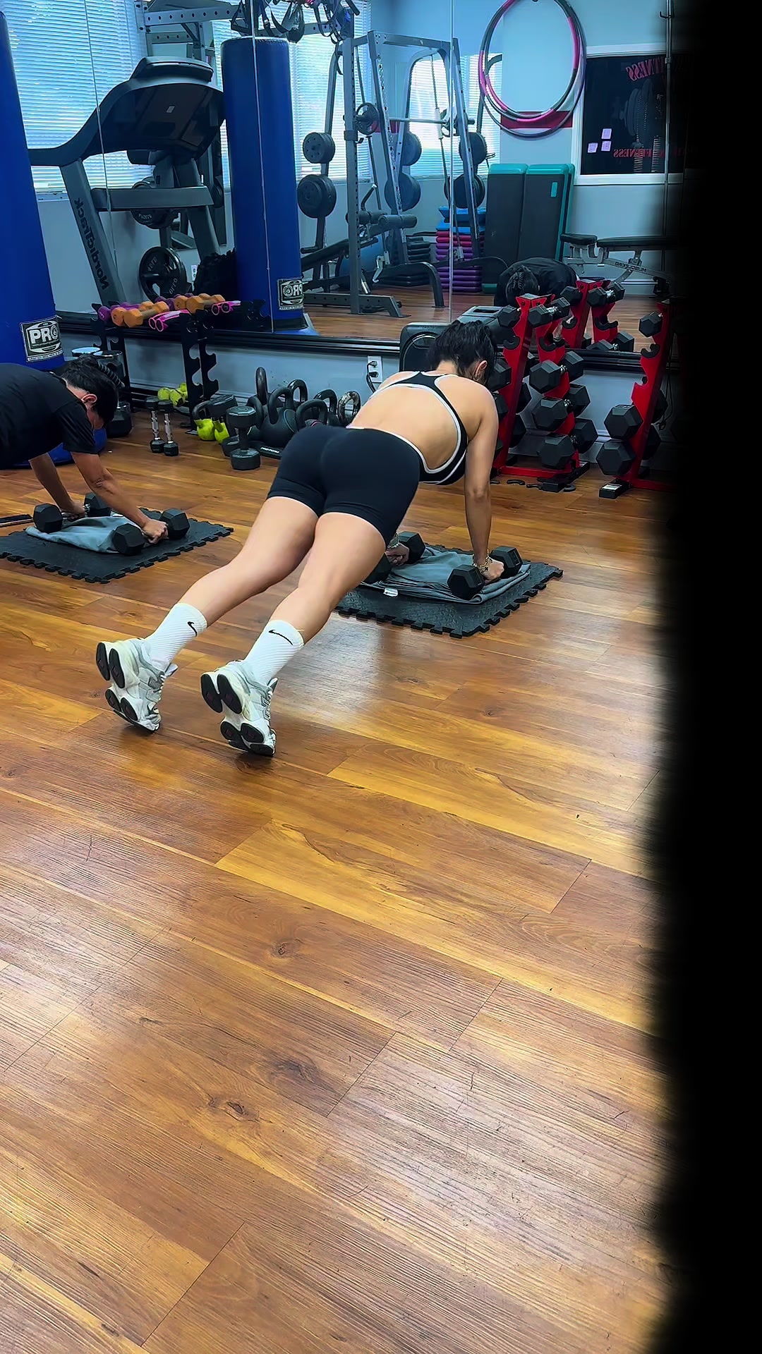 @Eve_laColombiana🇨🇴