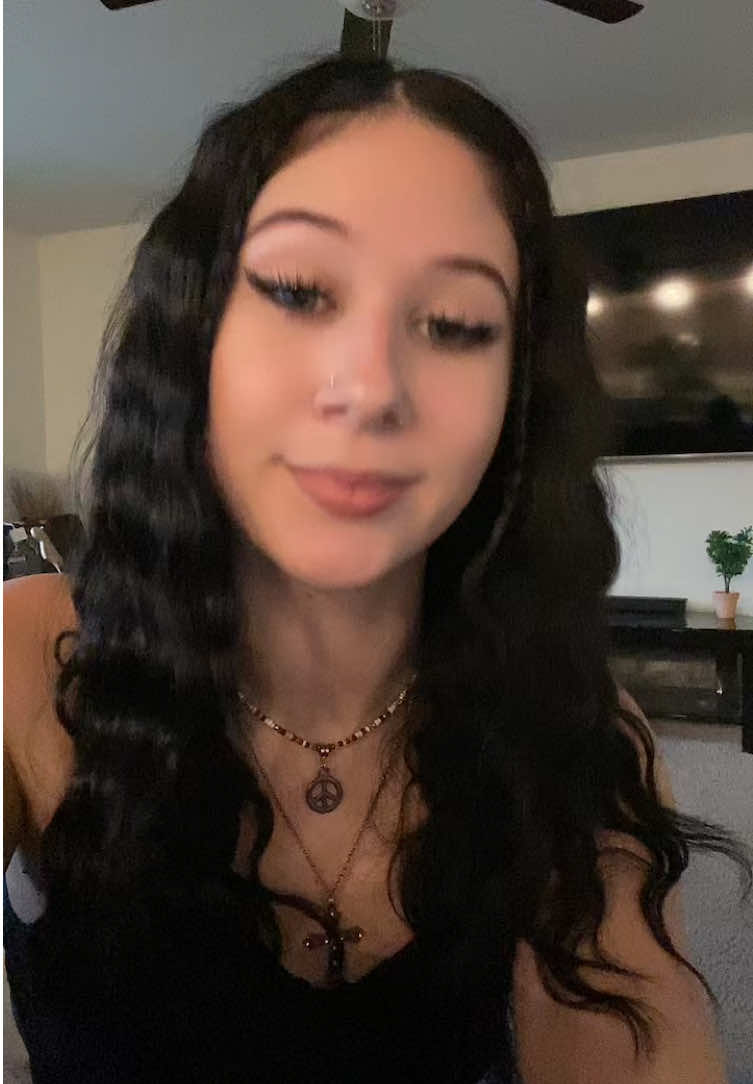@Trapqueenlivss