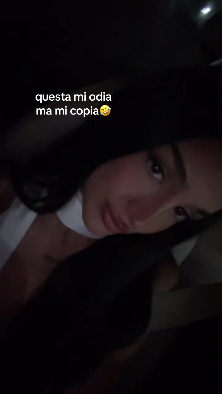 @Desy🕷