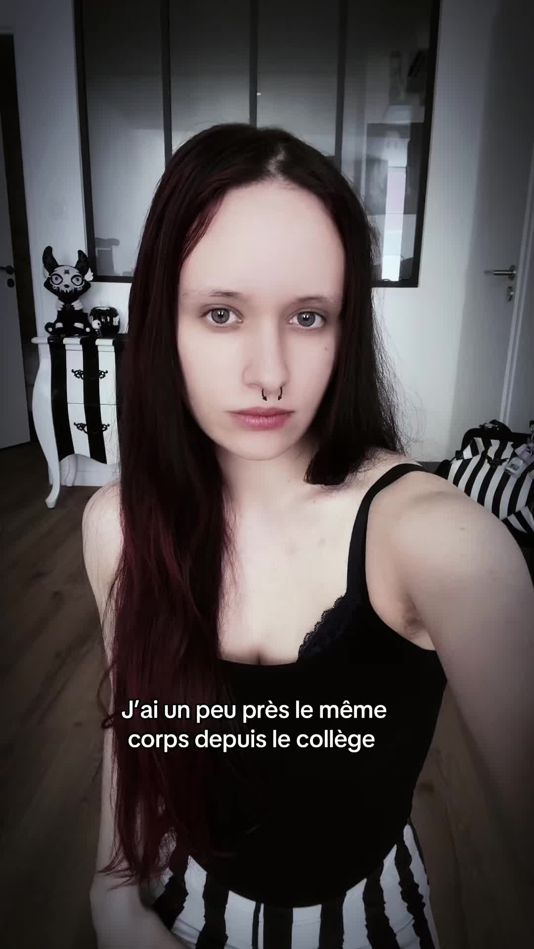@🦇 𝔐𝔞𝔯𝔦𝔫𝔢 - Goth Girl