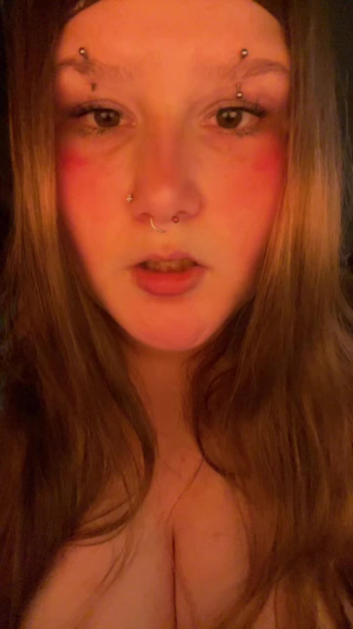 @yourlocalweird_madie01