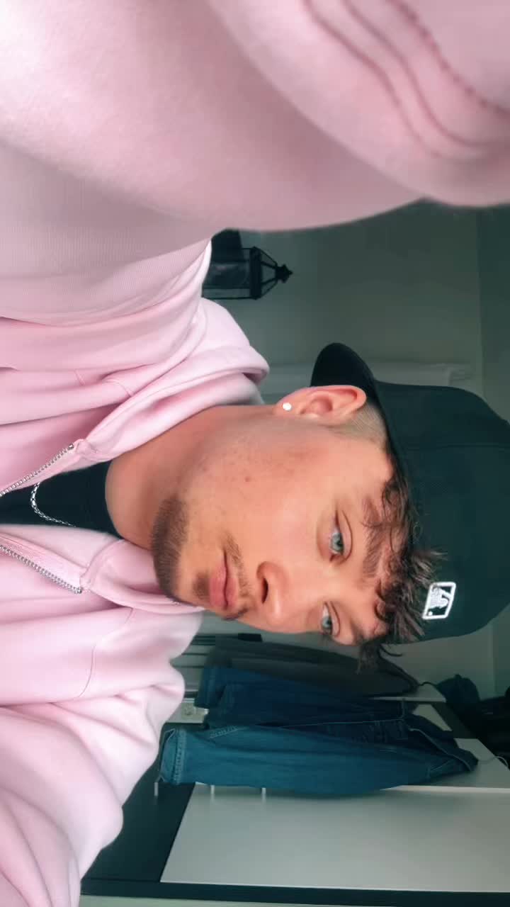 @Alex🪽