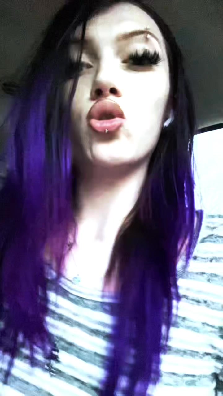 @pretty.poison.4.4.4
