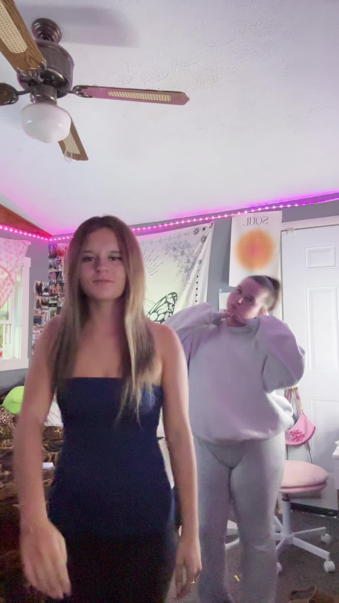 @vjola🩷
