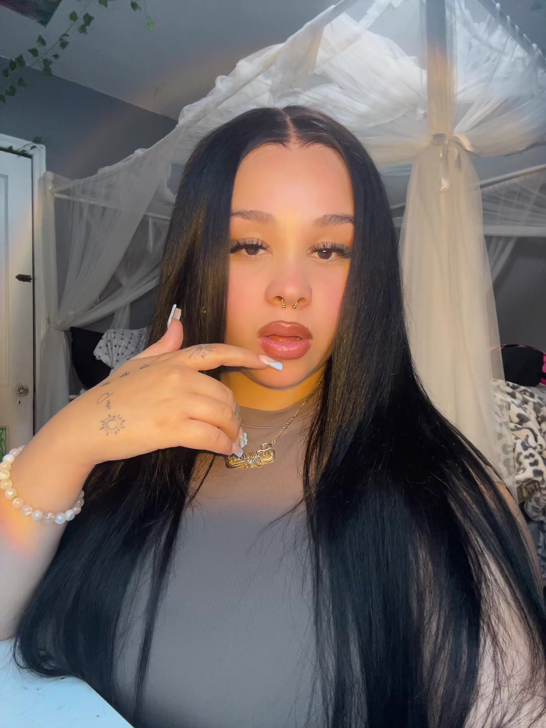 @Aryyy🦖