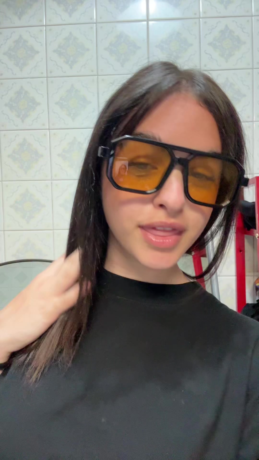 @vi