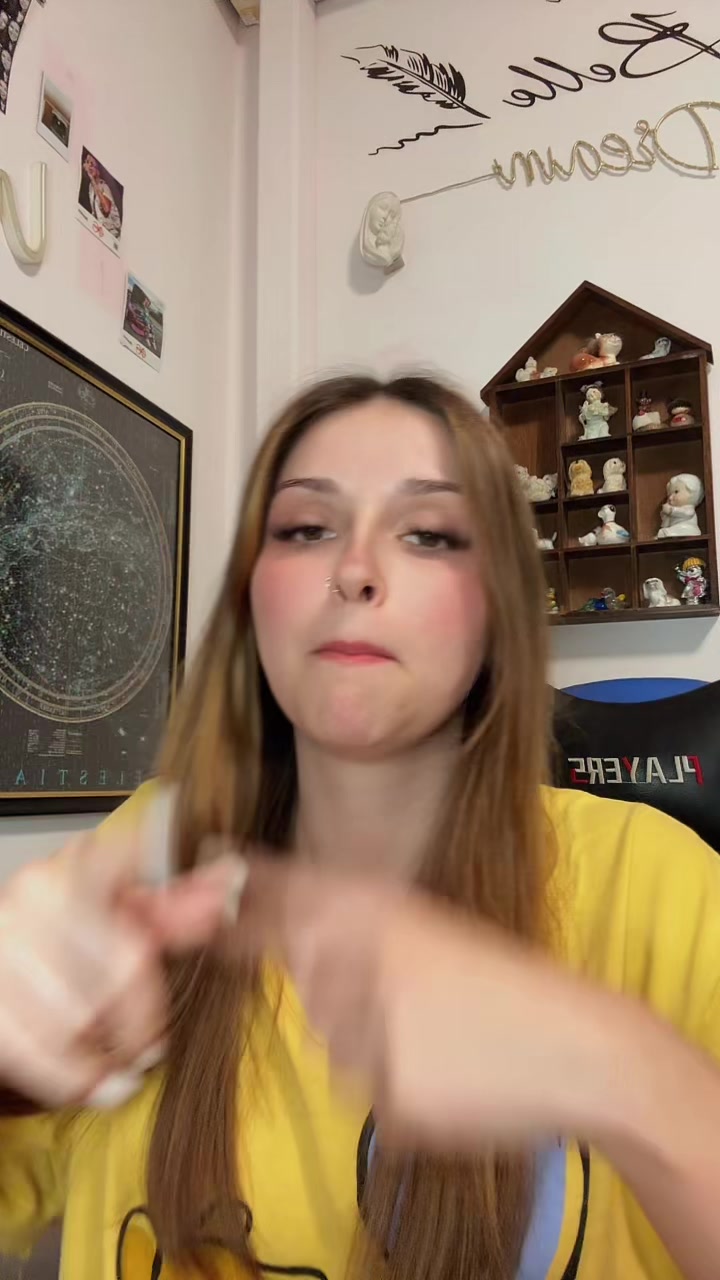 @Laaa_gio