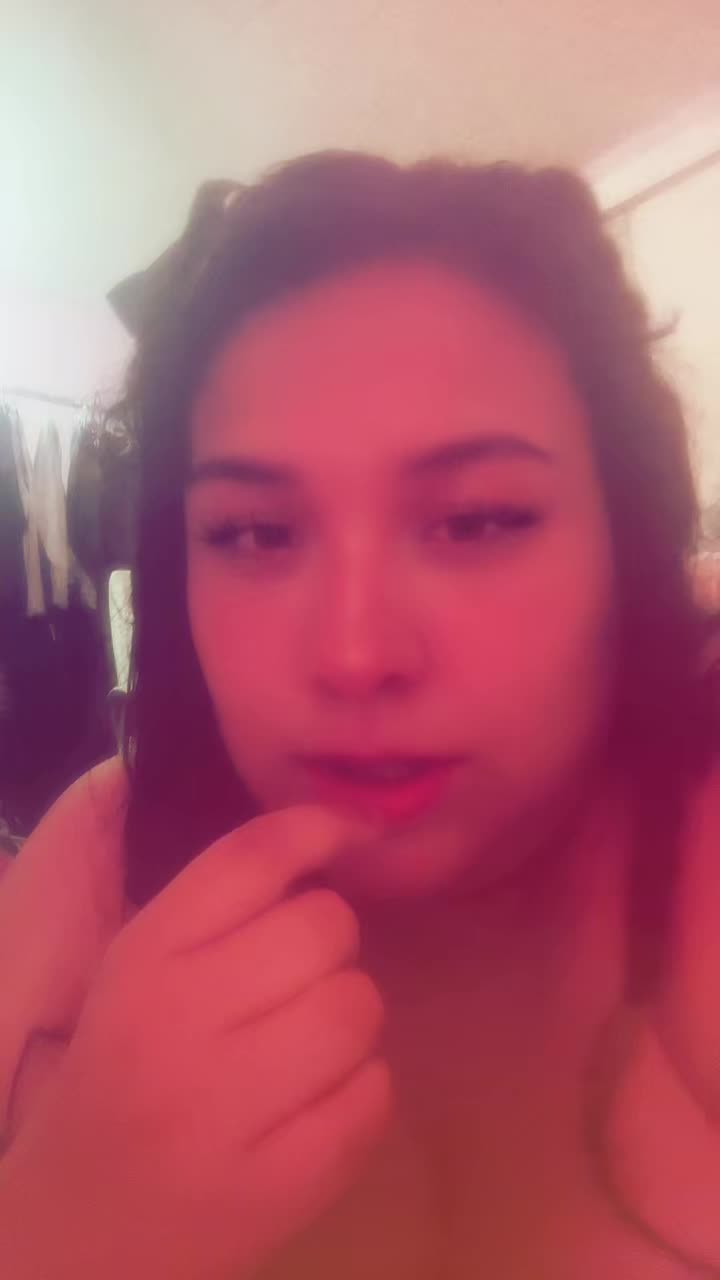 @Princess Valentina๐ธ๐ป๐
๐ป๐๐น