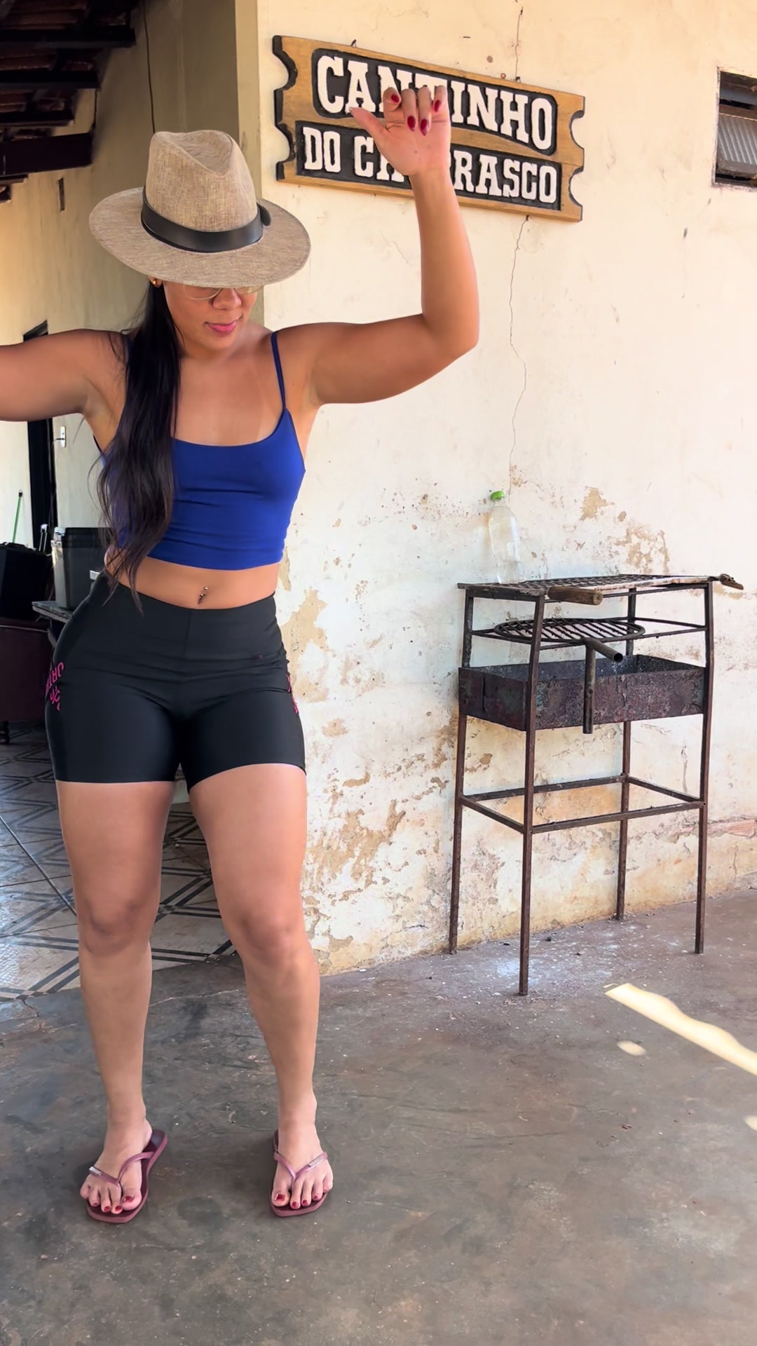 @larissaqueiroz