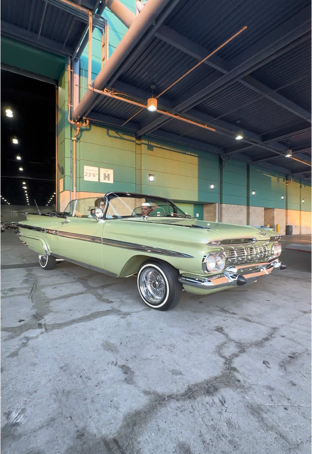 @Lowrider_Avenue