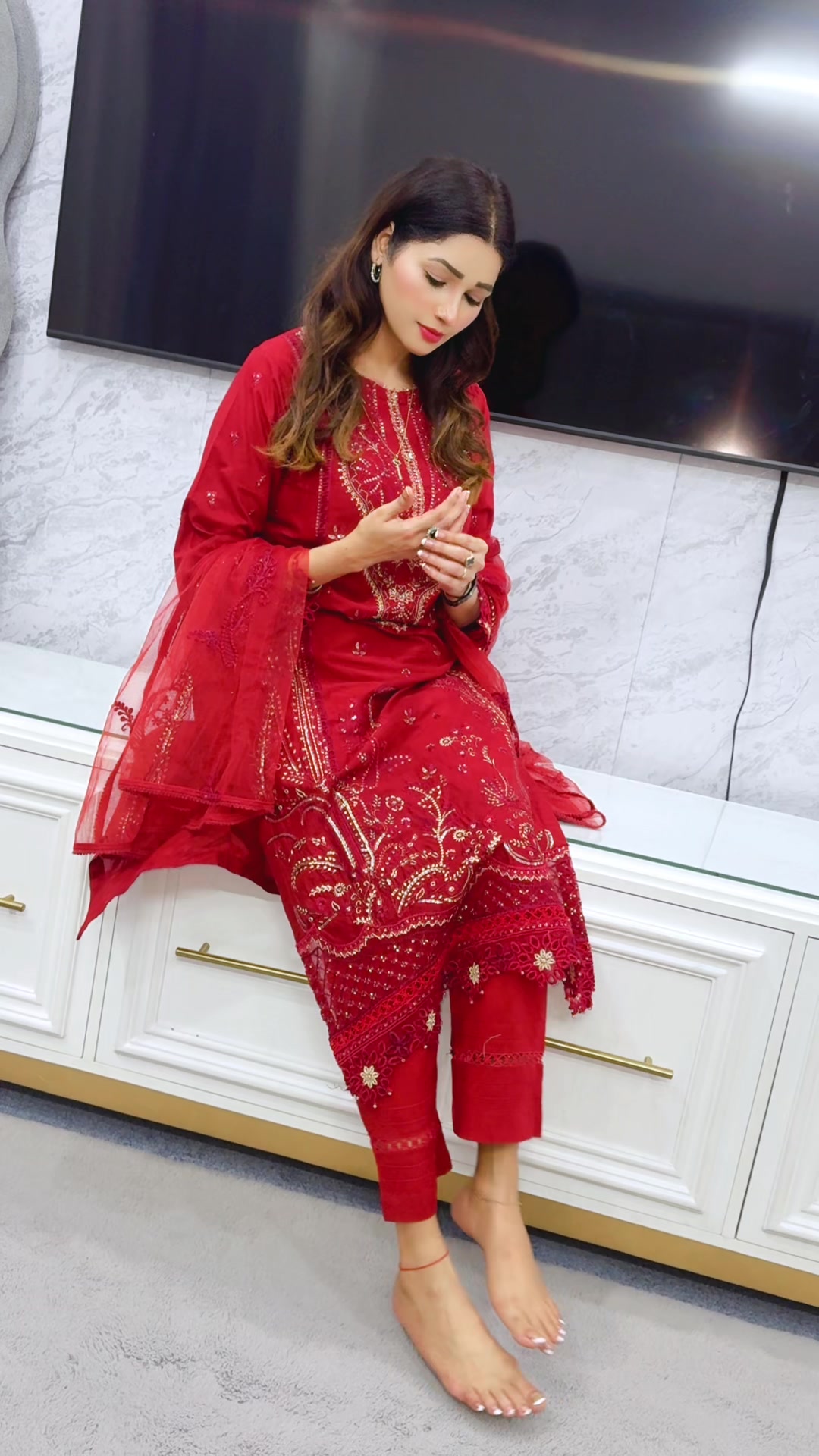 @Zara Malik 2244