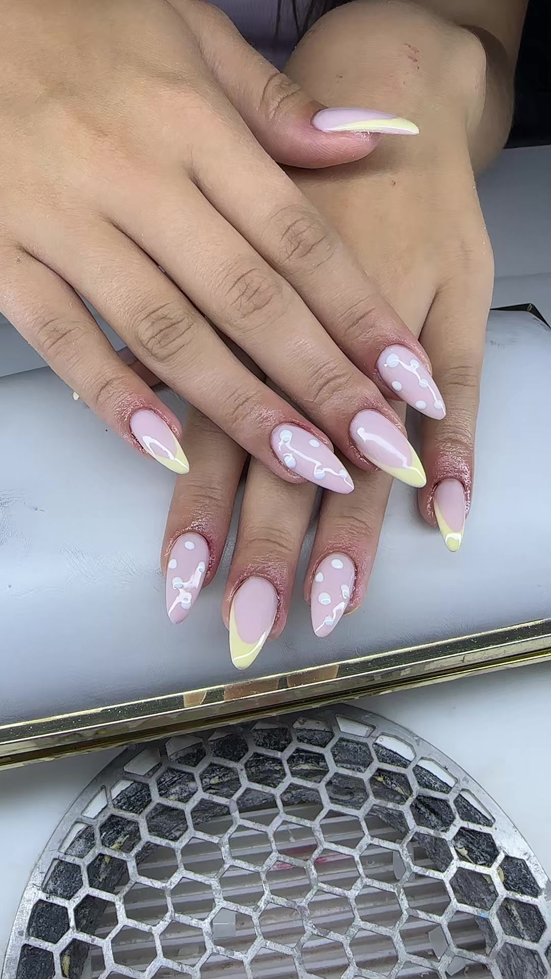 @Hairartist_nails
