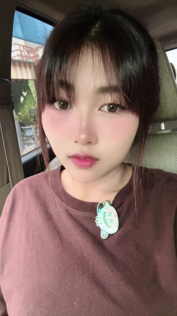@Chompoo