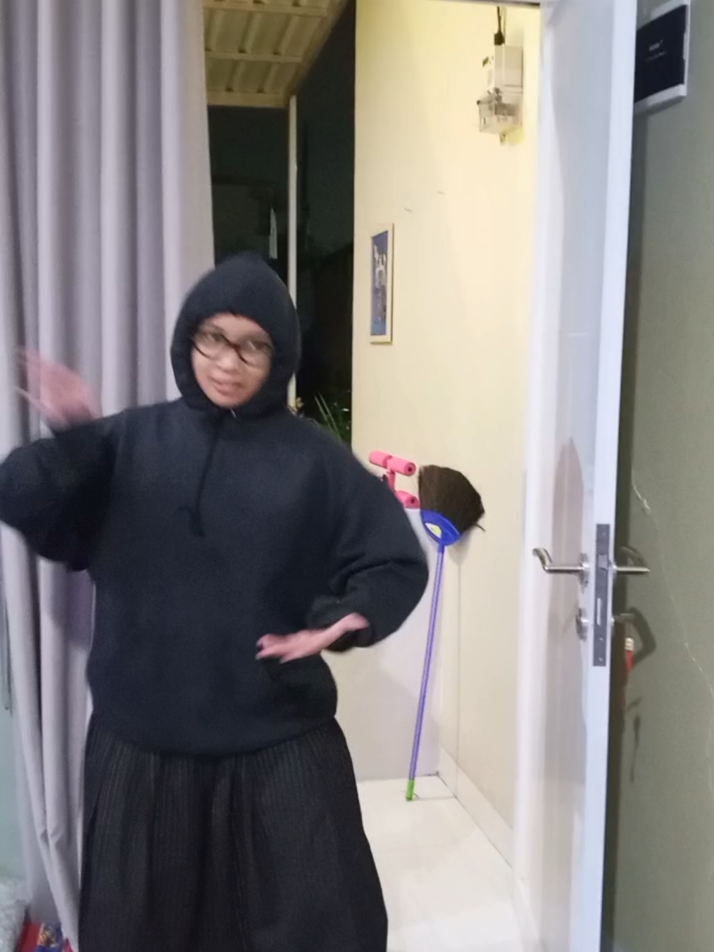 @Hari Hari Una