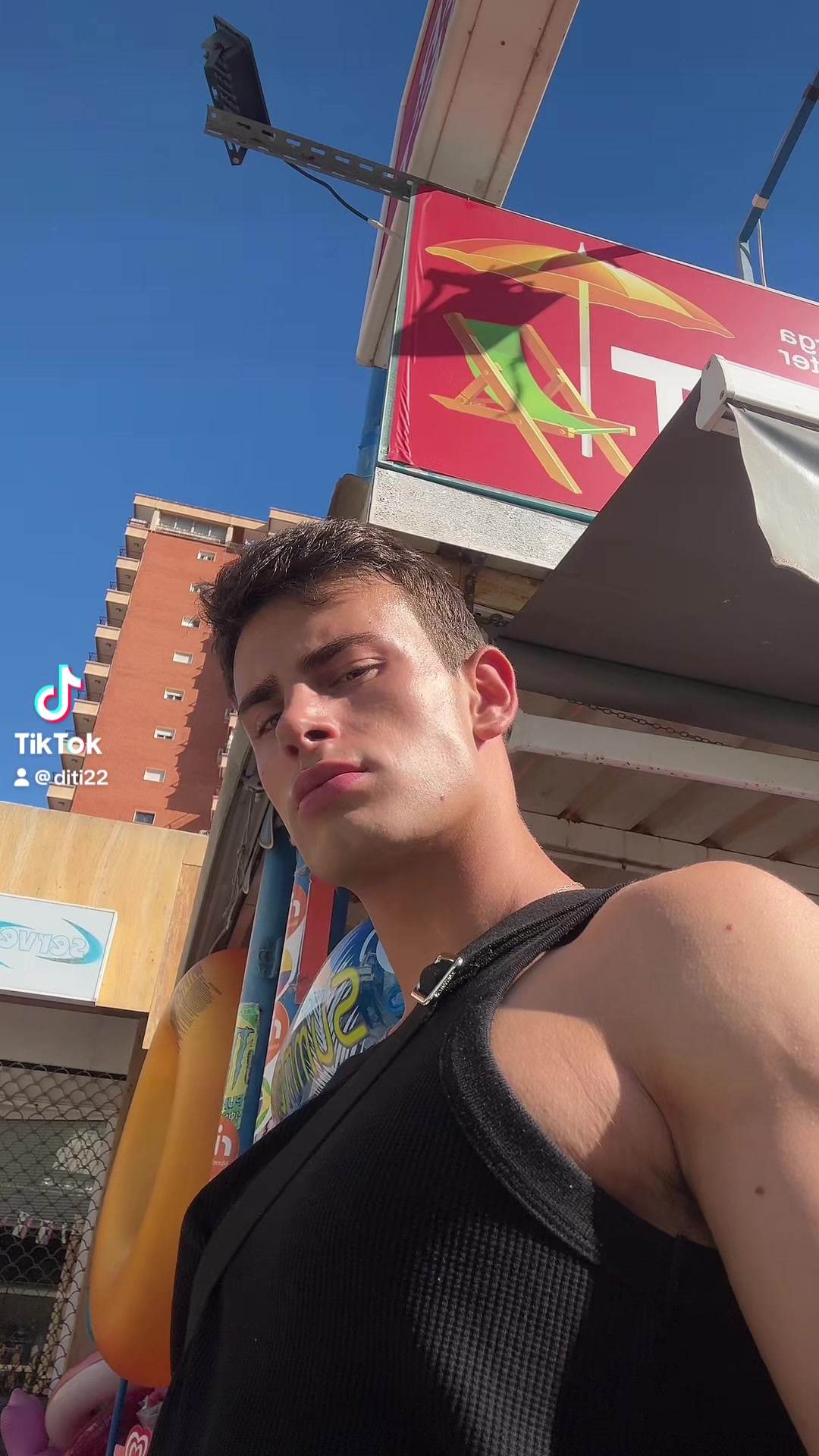 @𝑬