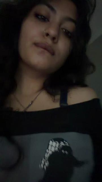 @✮ simi ✮