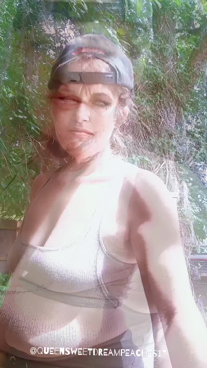 @QueenSweetDreamPeaches13