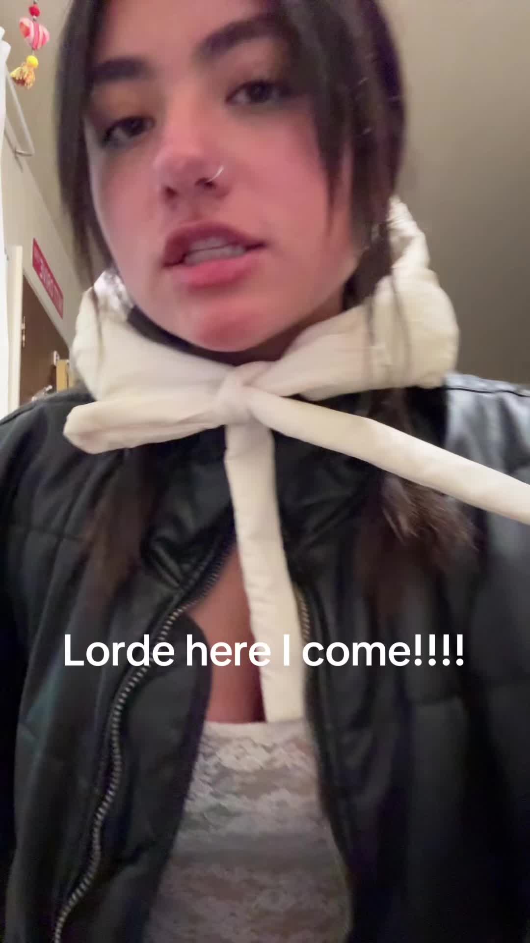 @bella
