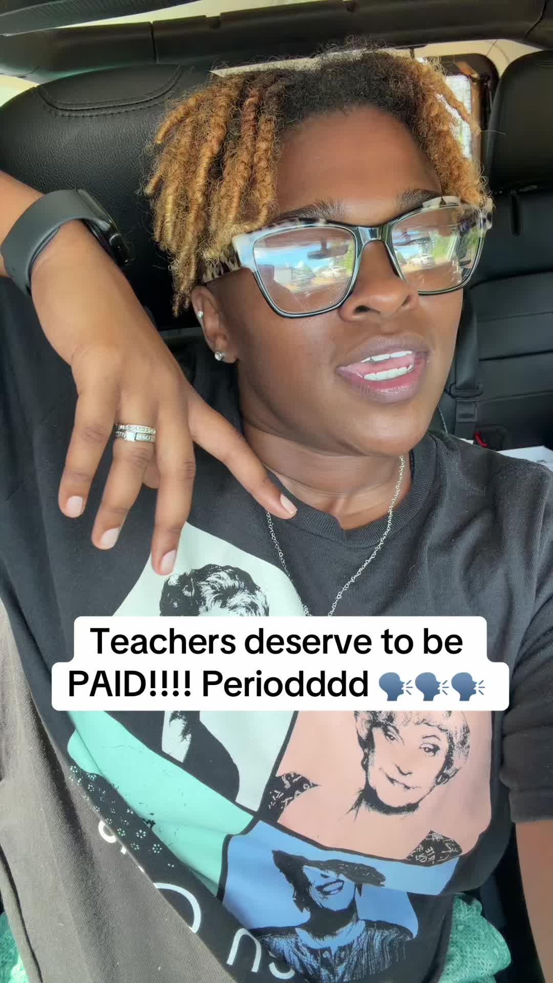 @Mrs. Hood&bull;TEACHER🍎