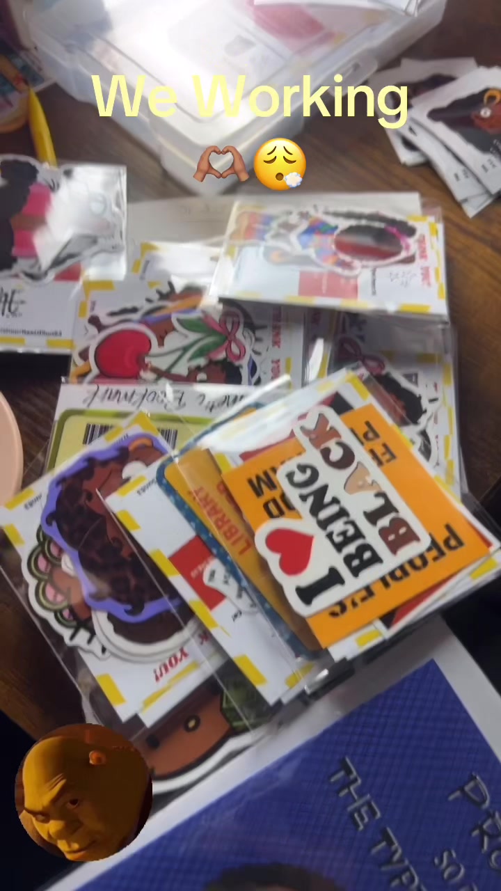 @raesjunkdrawer