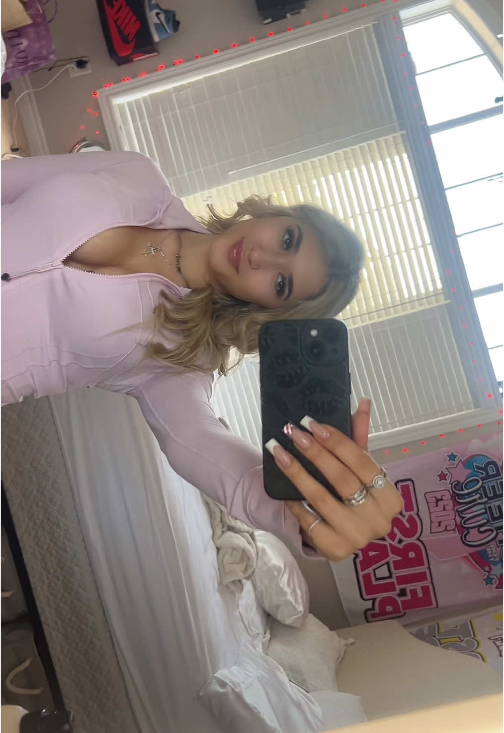 @felicia