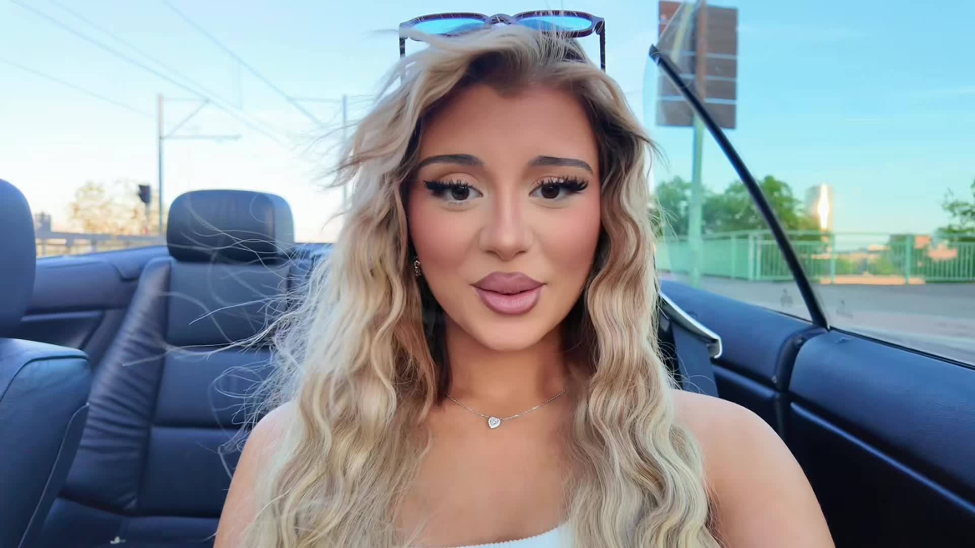 @M A R Y